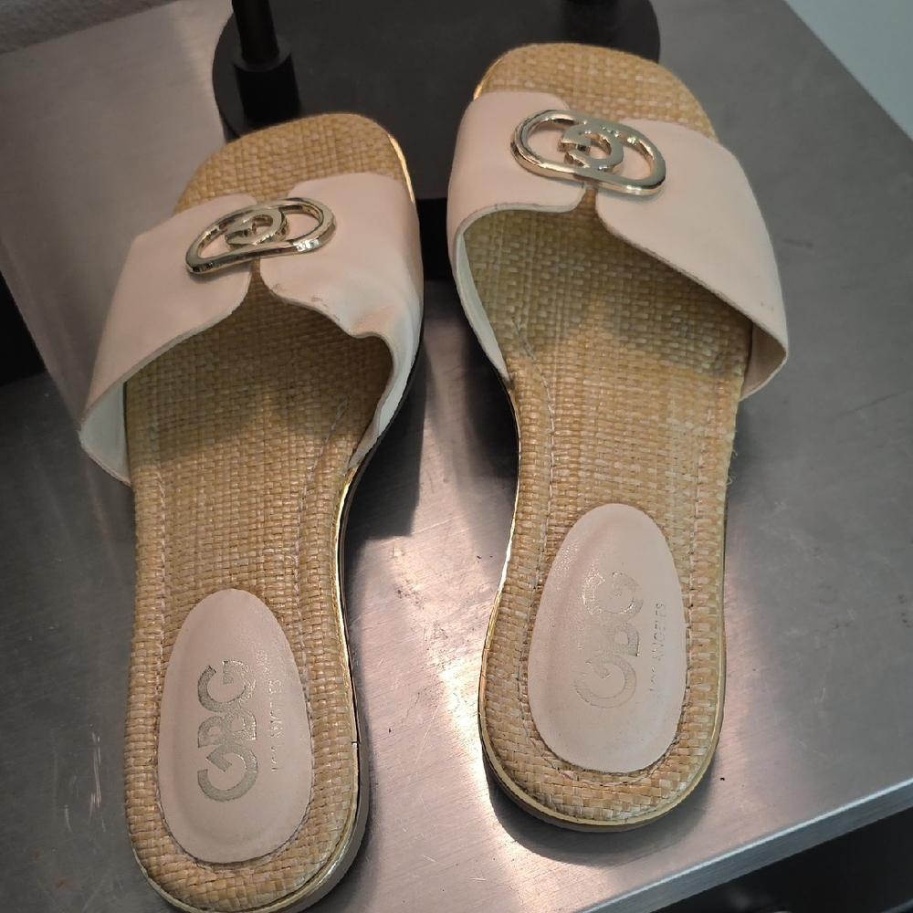 GBG Los Angeles Cream Slide Sandals - Picture 1 of 3